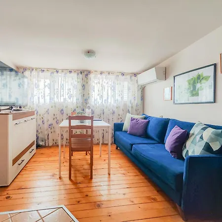 아파트 Koloni Bright & Cosy Loft