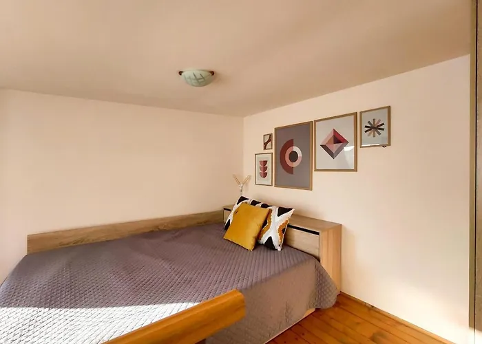 Koloni Bright & Cosy Loft شقة فارنا