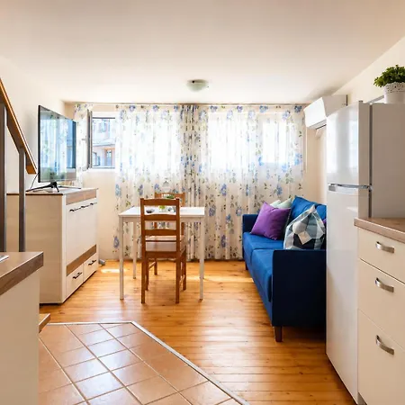 Koloni Bright & Cosy Loft * Варна
